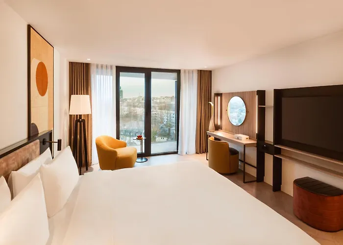 Kennedy 89 Unbound Collection Hyatt